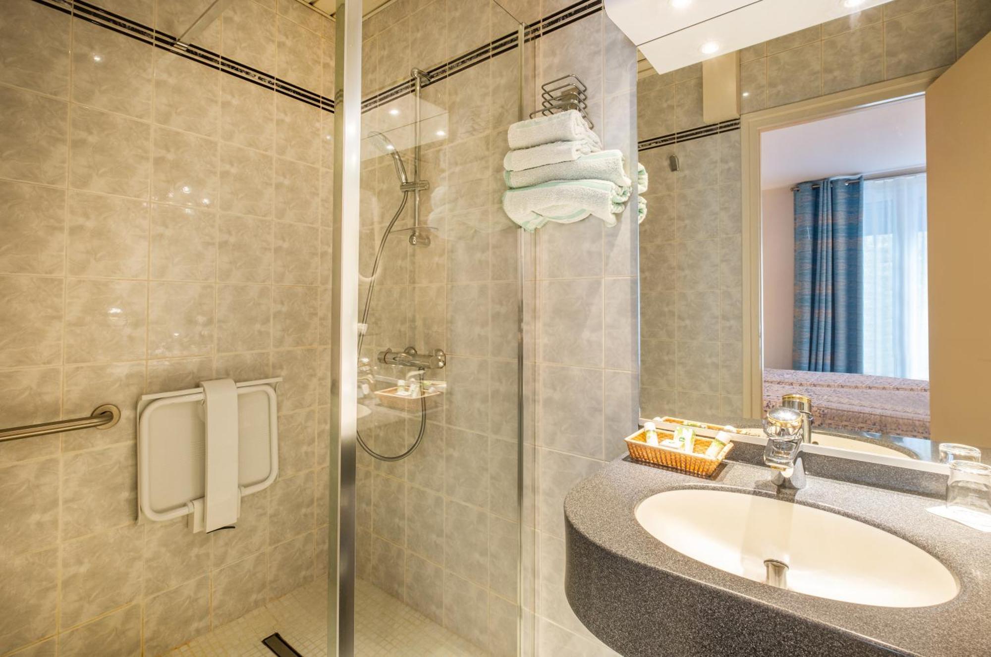 Hotel Terminus Montparnasse Paris Dış mekan fotoğraf