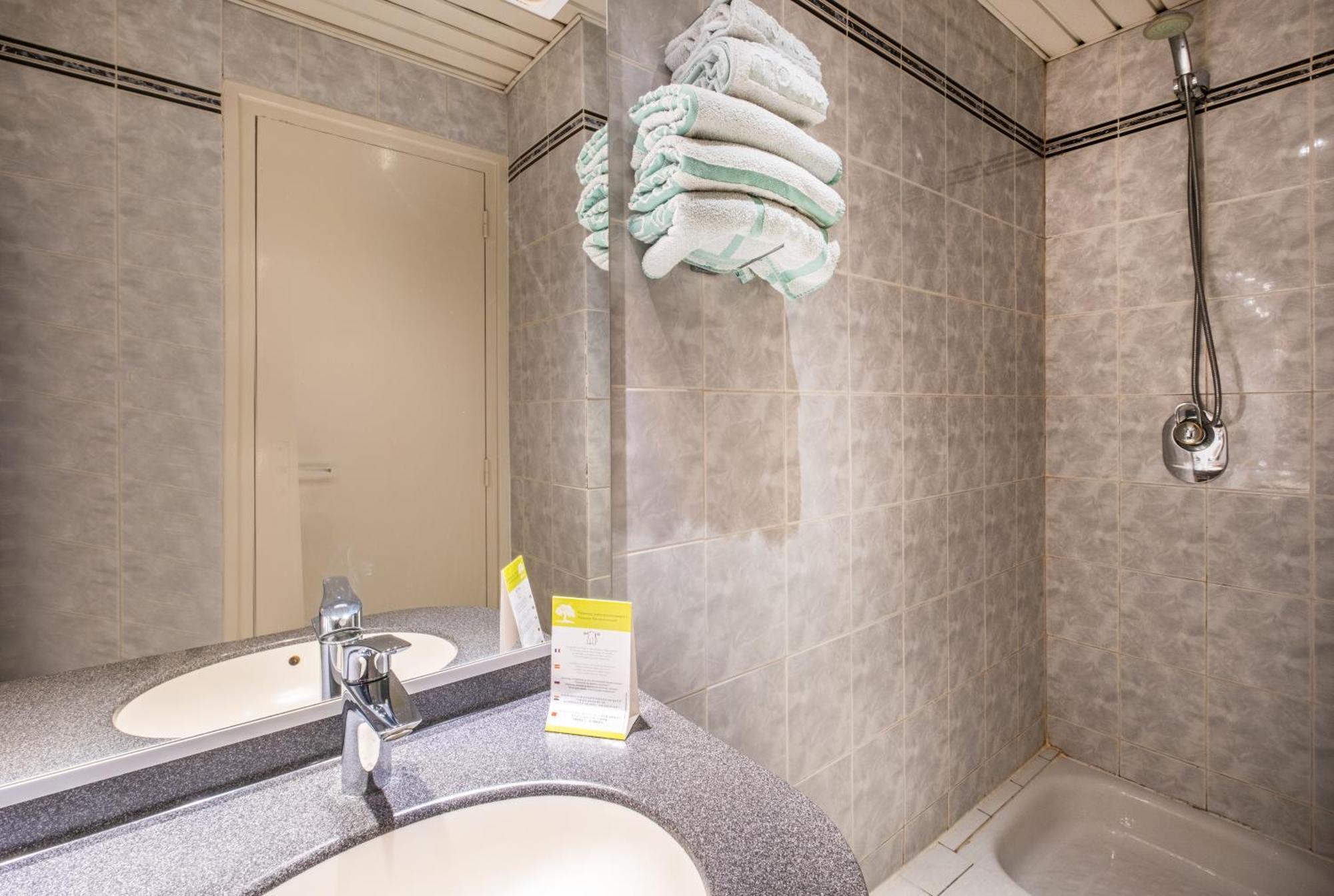Hotel Terminus Montparnasse Paris Dış mekan fotoğraf