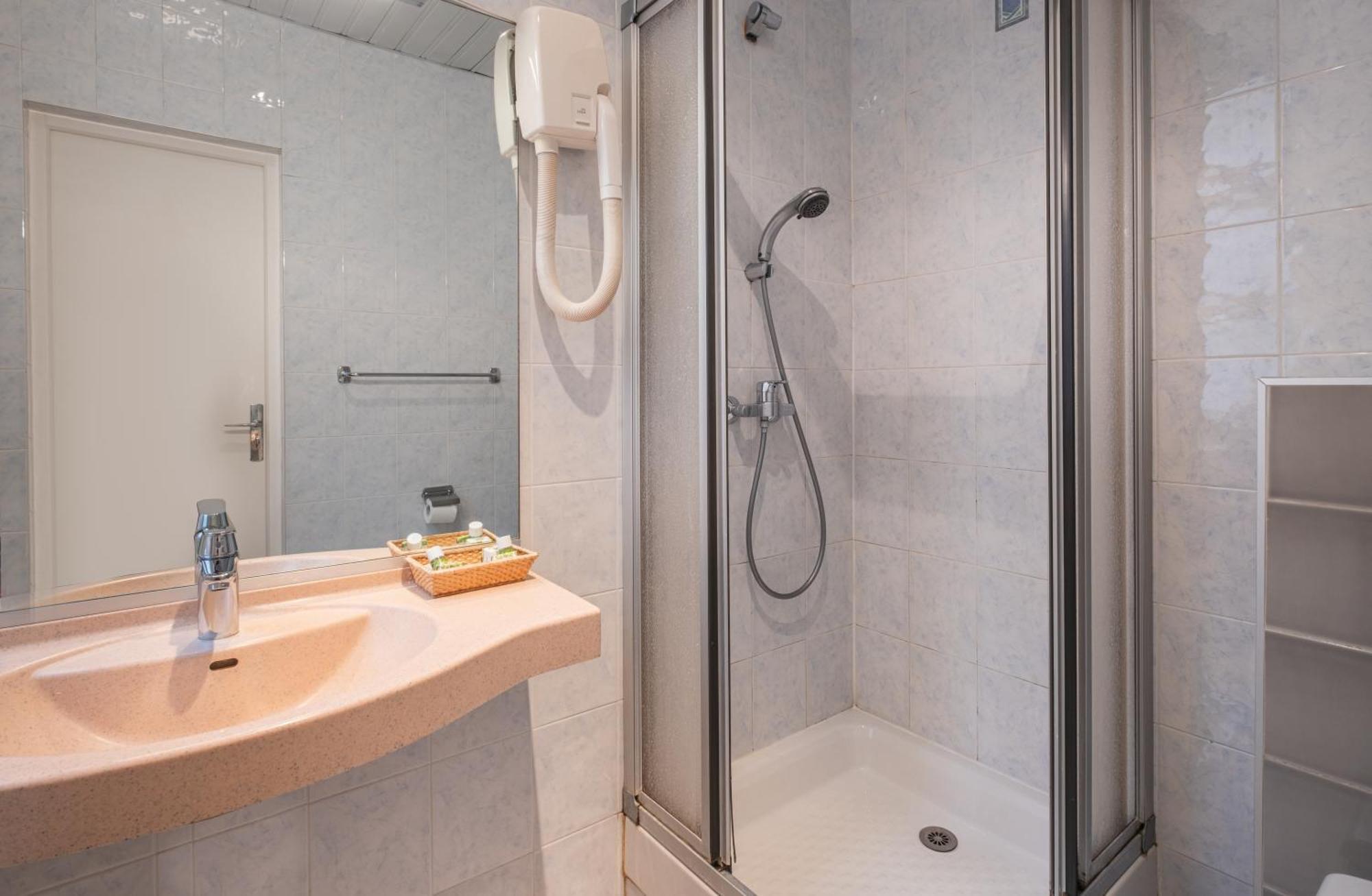Hotel Terminus Montparnasse Paris Dış mekan fotoğraf